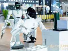 国产具身大模型首次获得汽车制造全场景验证：智平方机器人进驻东风柳汽工厂