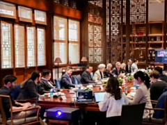辛顿、姚期智等专家联名签署“上海共识”，呼吁为AI划下“行为红线”