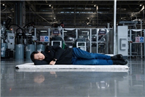 雷军称所有产业都值得AI再做一遍！小米汽车工厂AI检测效率是人工10倍