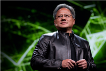 黄仁勋：AI不是泡沫 将推动全球GDP增长到500万亿美元